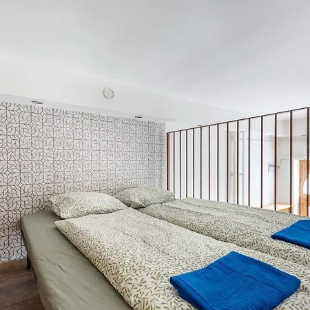 Apartment Fr34b Brenda Designer *